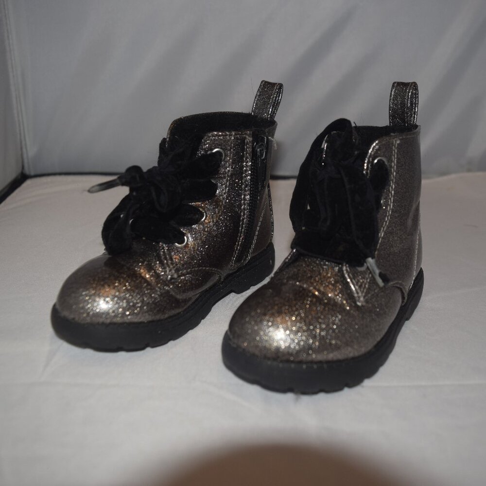 H&M sparkling gray boots size 22 (size 6 toddler)